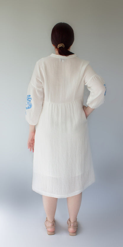 Linen dress with embroidered sleeves